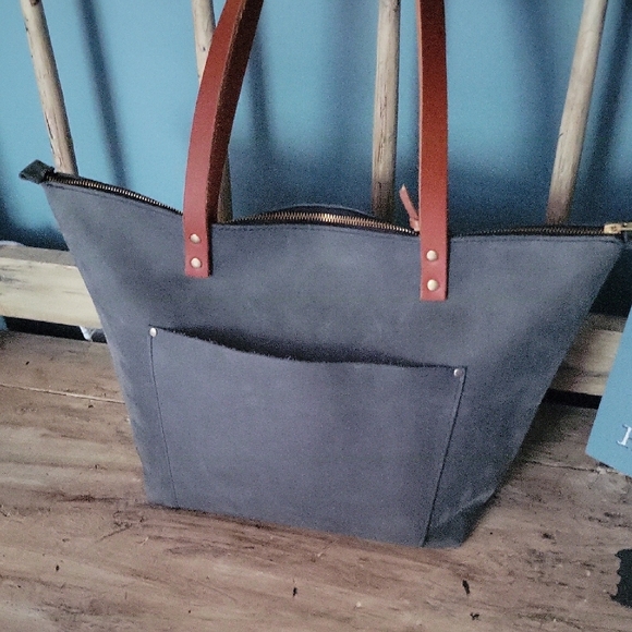 Portland Leather Goods Large Zipper Tote Storm/Tan - Picture 4 of 13